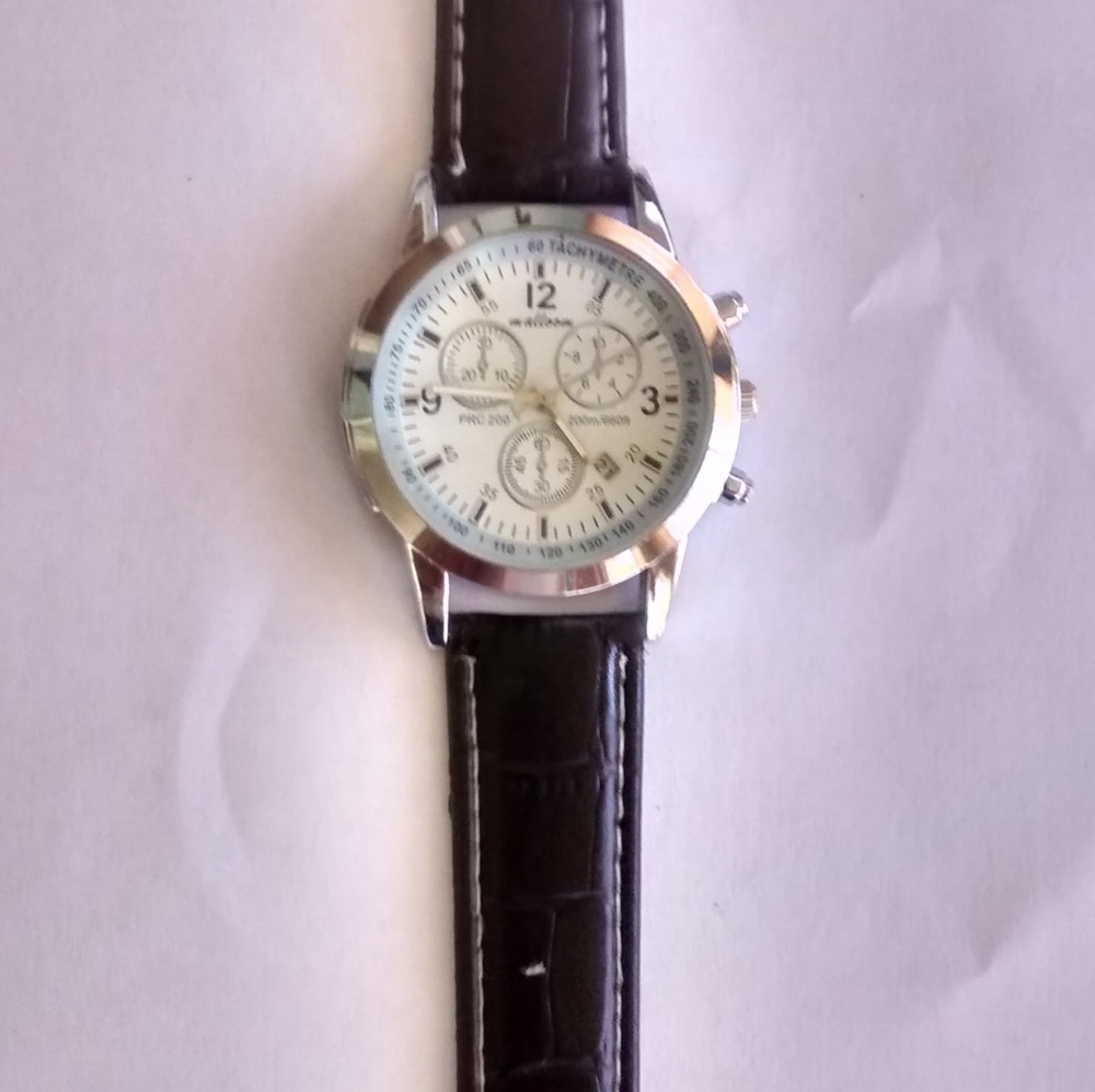 Men watch - Picture 2 of 2